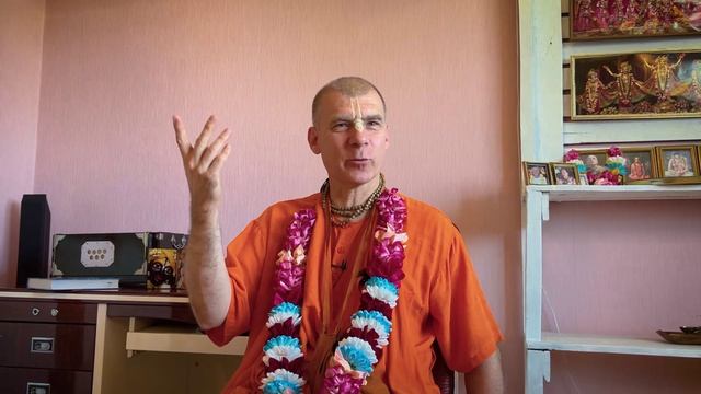 История про Шри Прахлада прабху и проповедь в самолёте.