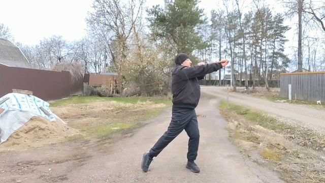 Занятия с палкой Тайцзи Бань в деревне (2)