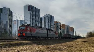 2ЭС4К 029 "Дончак" с грузовым поездом следует по перегону Девяткино - Капитолово.