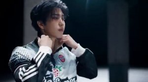 Stray Kids
CEREMONY M/V