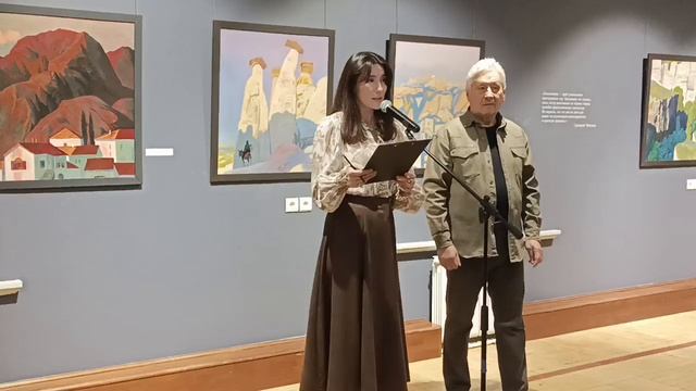 На открытии выставки в галерее 