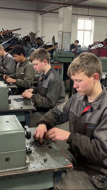 Потерянное детство: рутина и безысходность #труд #юннаяжизнь #будущее