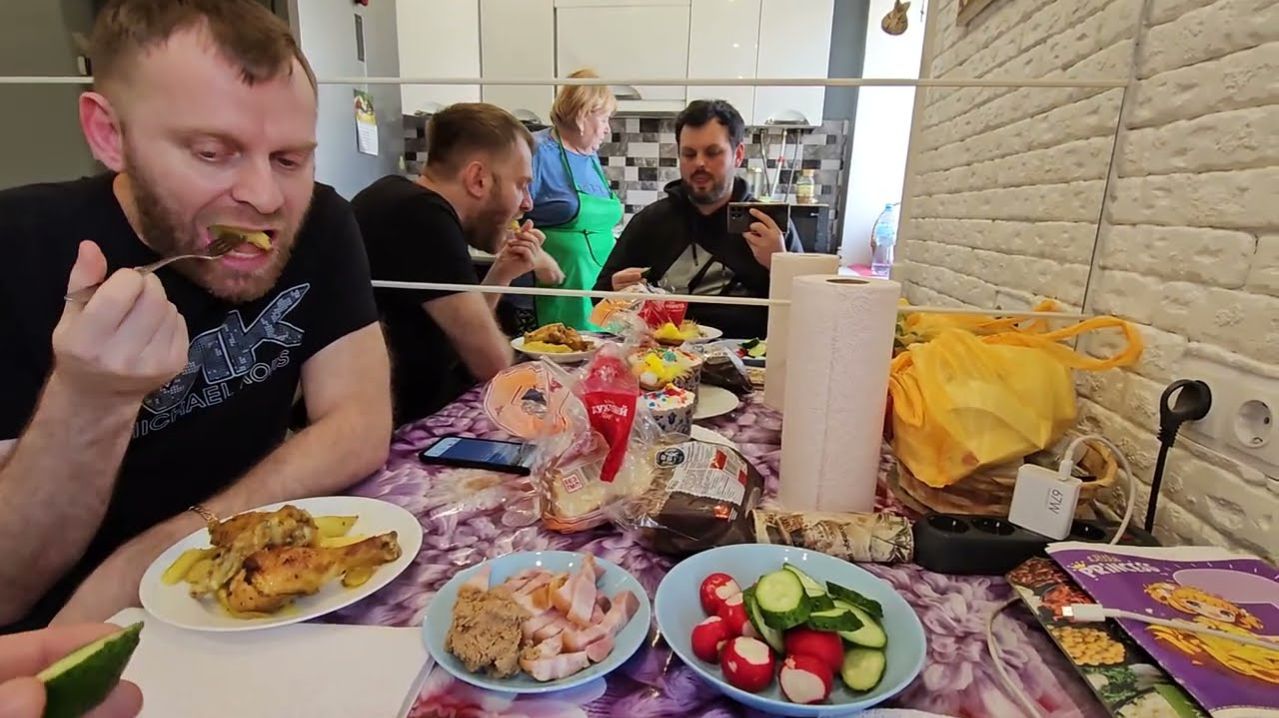 Коля Сытник- Надежда пригласила на обед! Уезжаю в Киев ! Поговорил с Т.В.