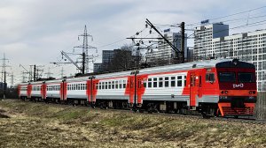 ЭТ2М 069 сообщением Капитолово - Санкт-Петербург, прибывает на станцию Девяткино