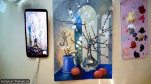 Яблоневые ветки в стеклянной вазе и голубом кувшине ч2