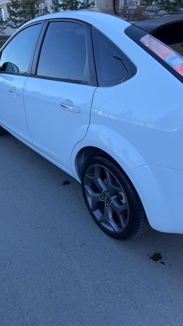 Форд фокус в продаже Ростов 1 хоз в заводском окрасе