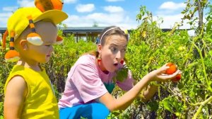 Ники и Крис - любимые истории с младшим братом