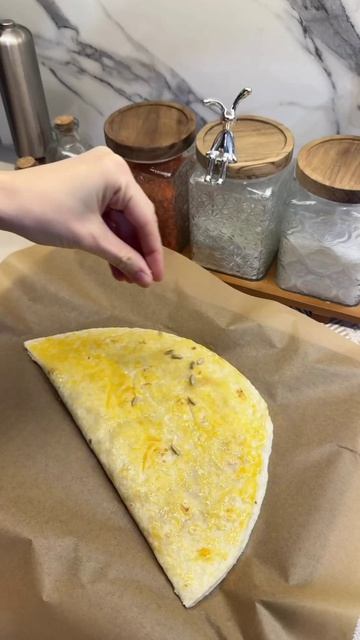 Лепёшка с фаршем и семечками