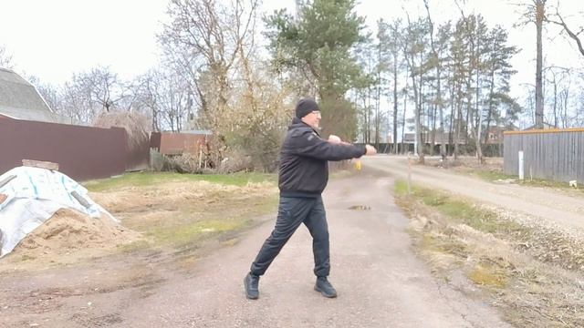 Занятия с палкой Тайцзи Бань в деревне (6)