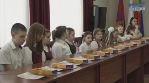 Обсуждение нового меморила на Мамаевом Кургане и награждение детей