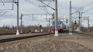 ЭП2К-504 с фирменным поездом Аврора.