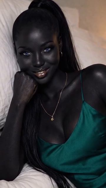 Красивая девушка