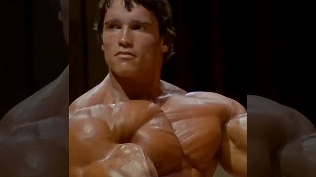 Арнольд Шварценеггер - легенда бодибилдинга.