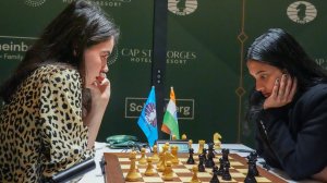 ЛАДЕЙНЫЙ ЭНДШПИЛЬ С ТУРНИРА ПРЕТЕНДЕНТОВ, А. ГОРЯЧКИНА - Д. ДИШМУК   #шахматы #эндшпиль #ладейник