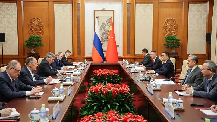 Министр иностранных дел РФ С.В.Лавров с Министром иностранных дел Китая Ван И, Пекин, 14 апреля 2026