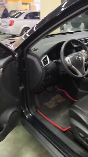 Продается NISSAN  X-TRAIL 2016 /Авто с пробегом