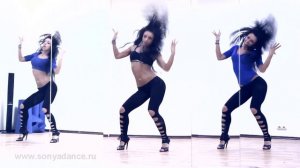 Девочка супер танцует