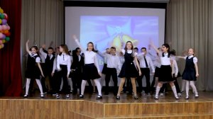 Зажигательный танец выпускников начальной школы - так держать - а как было у вас на выпускном?