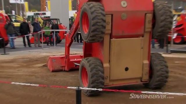 Tančící Locust 903 na IBF 2011