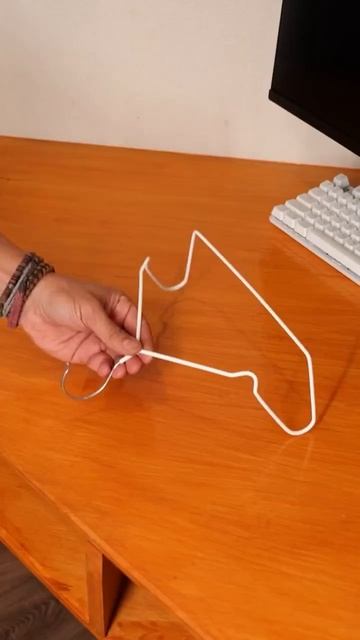 Подставка для ноутбука из вешалки 💻