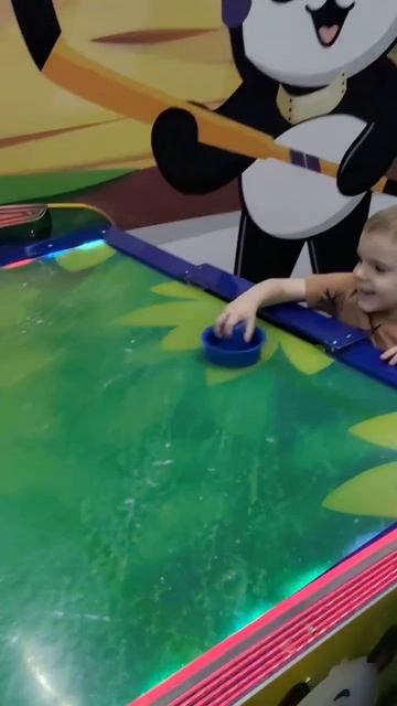 Маркуша в батутном центре