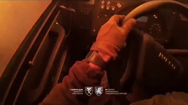 Очередной наглядный пример пользы бронемашин.
🇷🇺🎮💥Попадание FPV-дрона с осколочно-фугасной…🔽