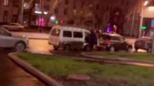 Мужчина умер после удара при конфликте у магазина в Москве.