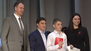 Олимпийский чемпион Никита Нагорный вручил паспорта рязанцам