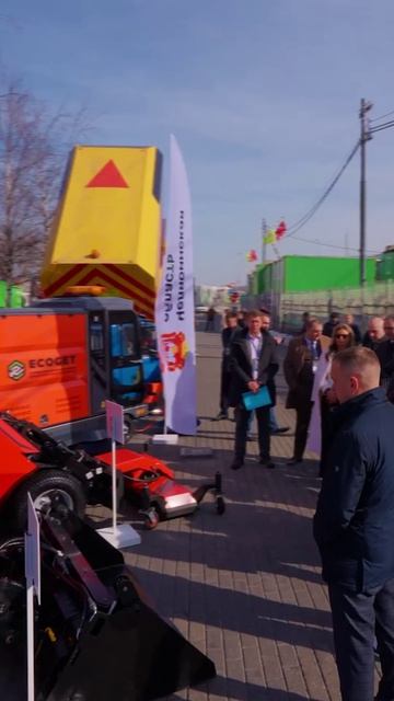 Сколково  Министр строительства РФ Файзуллин заинтересован техникой RED Engineering