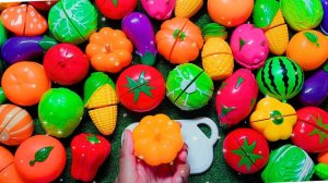 Мультики для детей про яркие игрушечные овощи и фрукты. Режем фрукты и овощи. Мультики для малышей