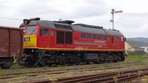 Тепловоз 628 168 выполняет манёвры с полувагонами