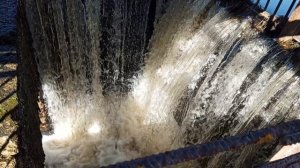 рукотворный водопад