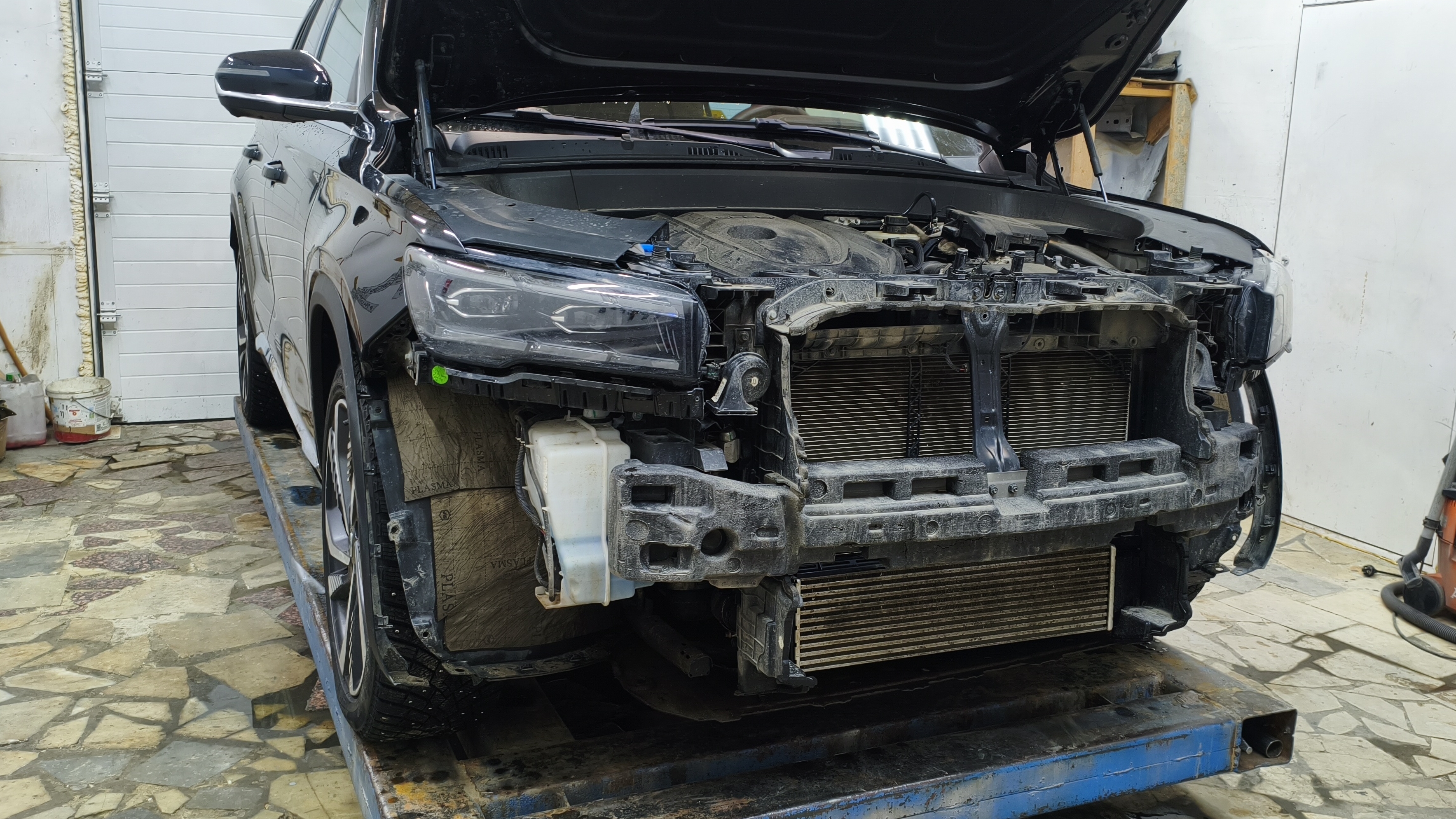 Про радиатор на Geely Monjaro