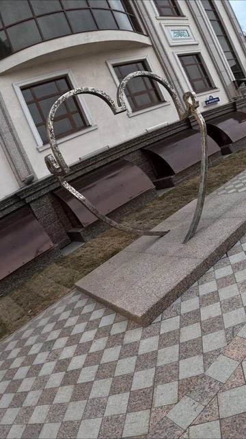 Скульптура у ЗАГСа #велопоездка #велосипед #Тюмень