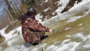 Рыбалка в дебрях тайги. Поход на таежную речку.
