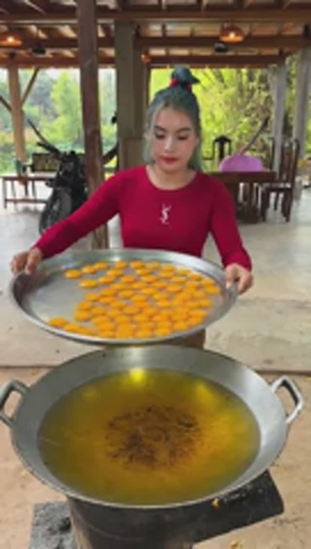 Как приготовить рис, жаренный со свежим яйцом.