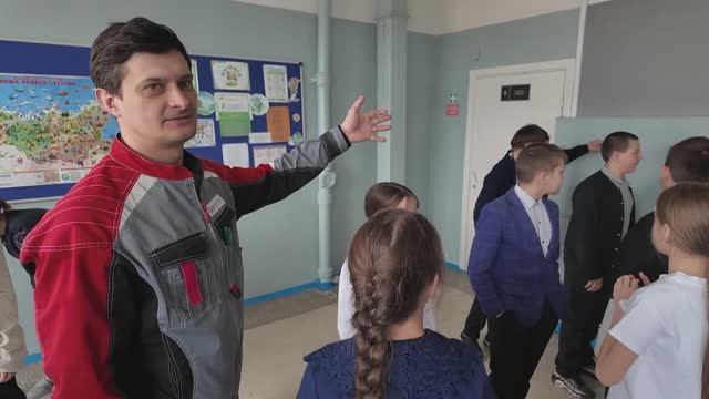 Сотрудники ОЭМК провели в подшефной ивановской школе увлекательный урок по безопасности