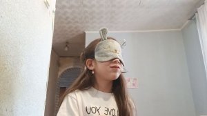 Ем с закрытыми глазами.mp4