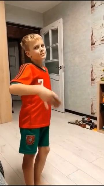 Повторяем тренд Нелюбовь