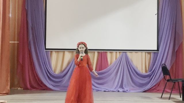 Алиса Кравцова  ДШИ . Солист 5-7 лет