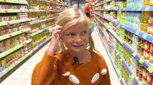 СОФУНЬЯ ШАЛУНЬЯ - СОФИЯ КОРМИТ СЕСТРУ.