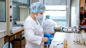 Разведчики от медицины - специалисты лабораторной диагностики принимают поздравления