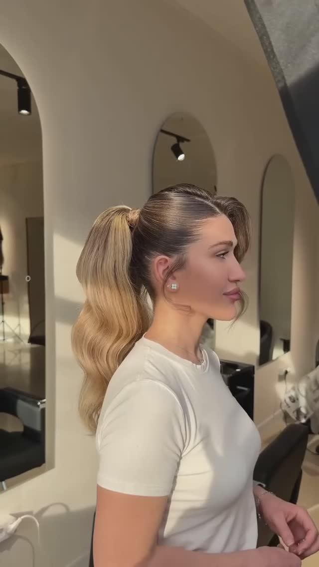 Красивый хвост из мягкой текстуры #прическа #укладка #волосы #хвост