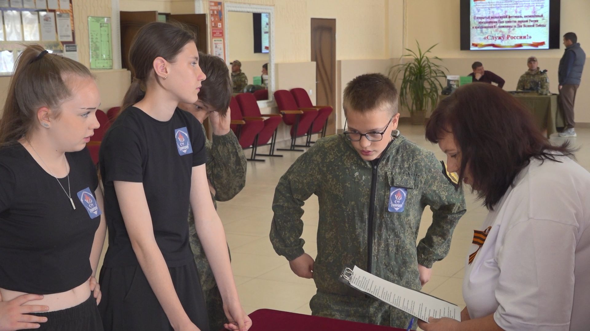 В ДК поселка Виноградный прошел фестиваль «Служу России!»