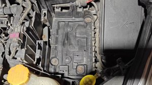 Замена аккумулятора (АКБ) на Opel Corsa D своими руками.