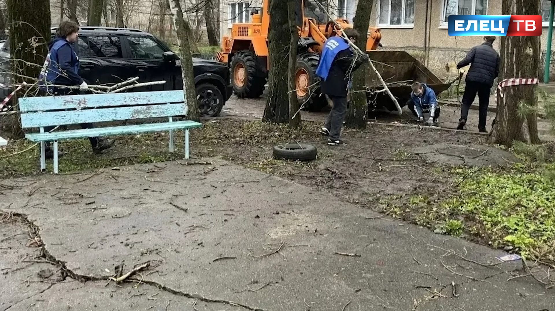 Разбирают завалы, замеряют окна: в Ельце продолжают ликвидировать последствия атаки БПЛА