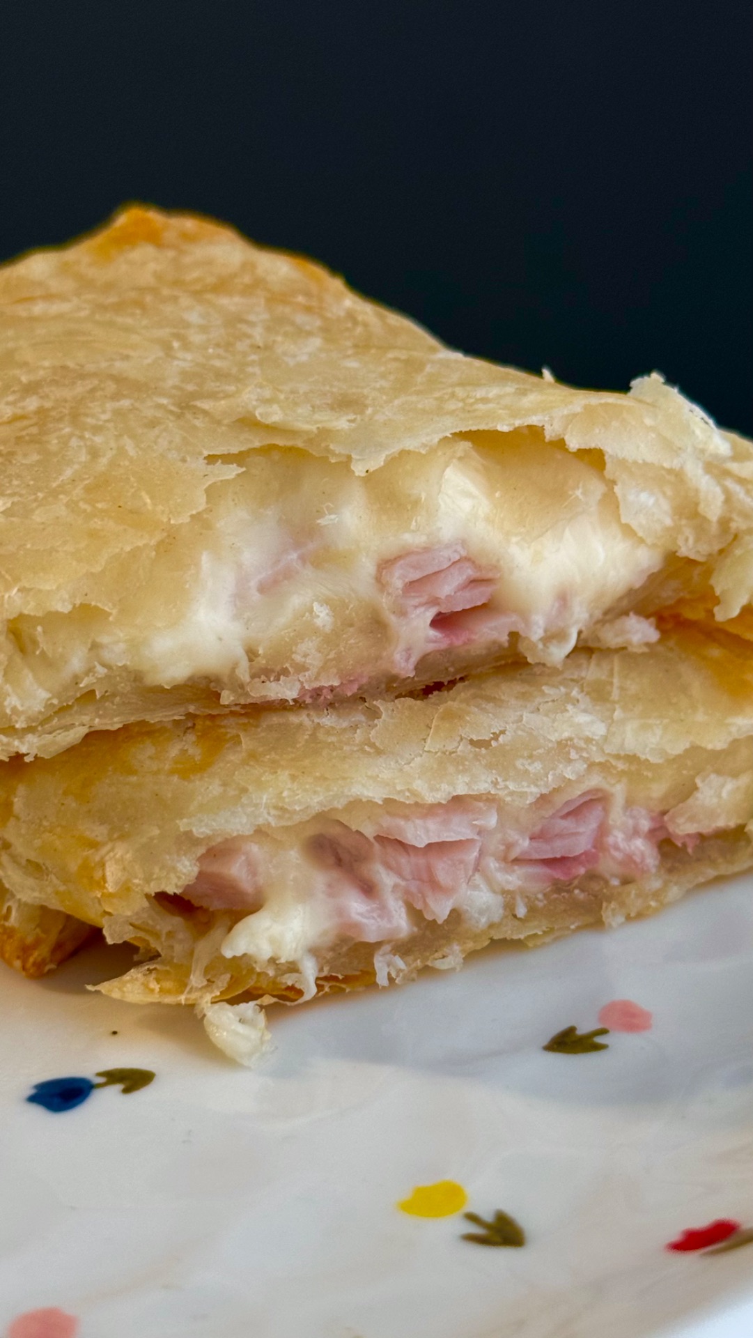 слойка с ветчиной и сыром, как в школе 🤭