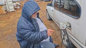 Чуть не сгорели! С вещами из кухни на выход приказала мама сыну ПОДВАЛ ИЛЬИЧА жизнь в деревне