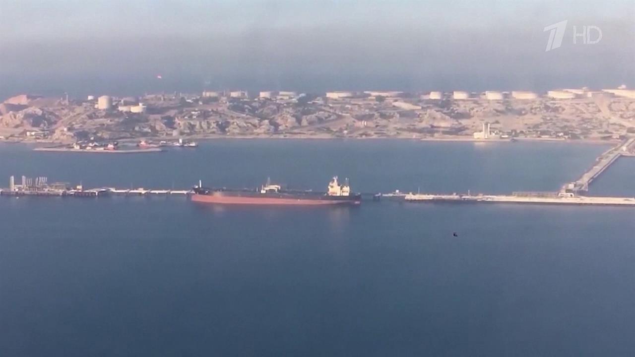 Дональд Трамп открывает Ормузский пролив 