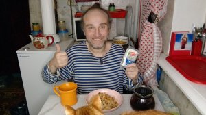 Ужин с Рыжулей. Блинчики не получились не беда. Мукбанг. Обжор. Еда на камеру. Диета. Шизофрения.